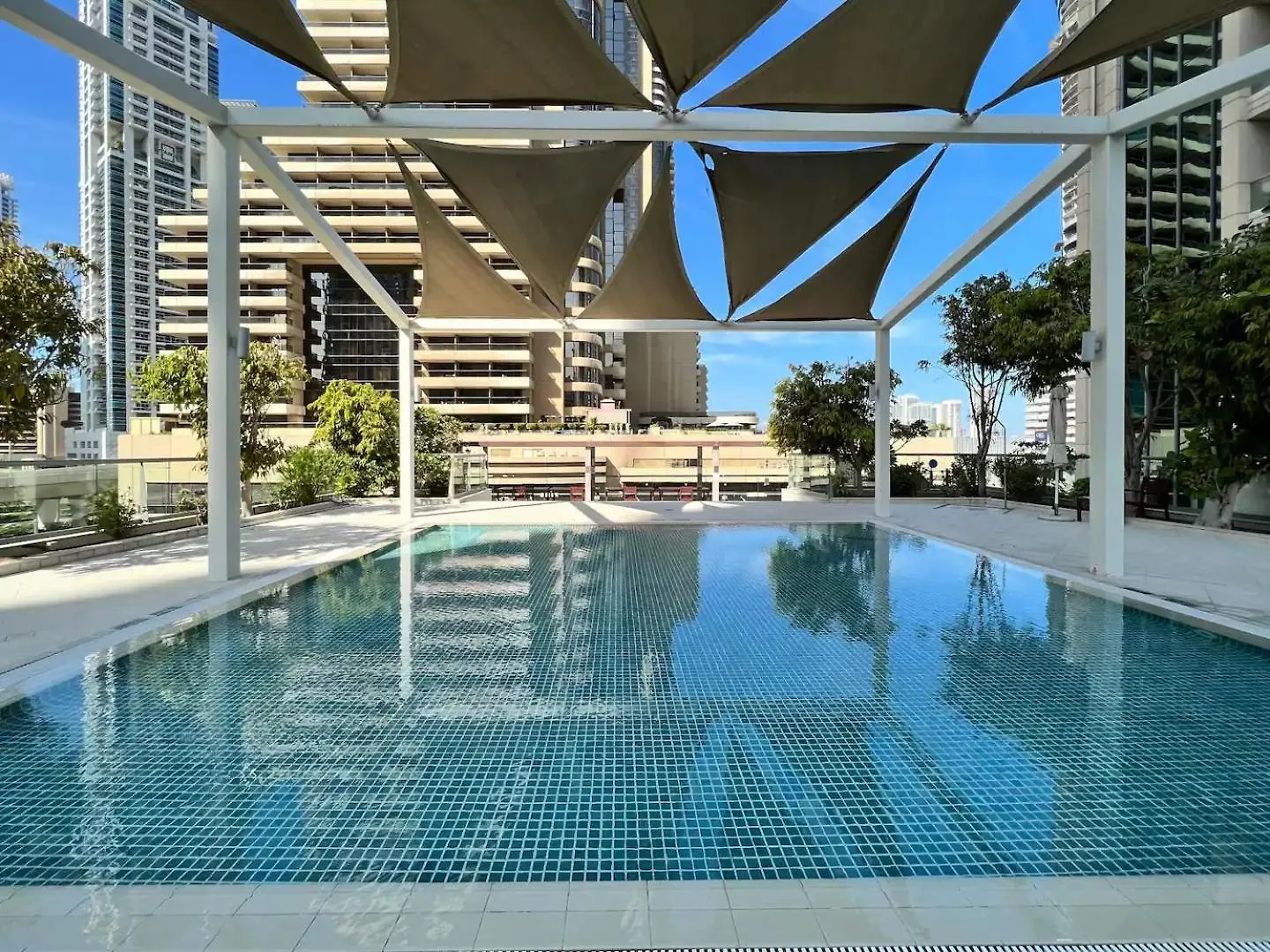 Vacay Lettings - 1 Bhk - Iris Blue Dubai Marina Apartment