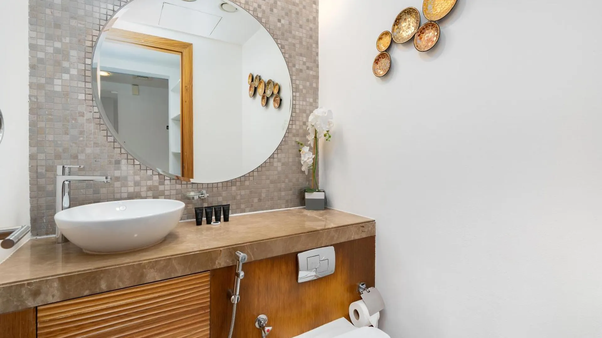 Vacay Lettings - 1 Bhk - Iris Blue Dubai Marina Apartment 0*,