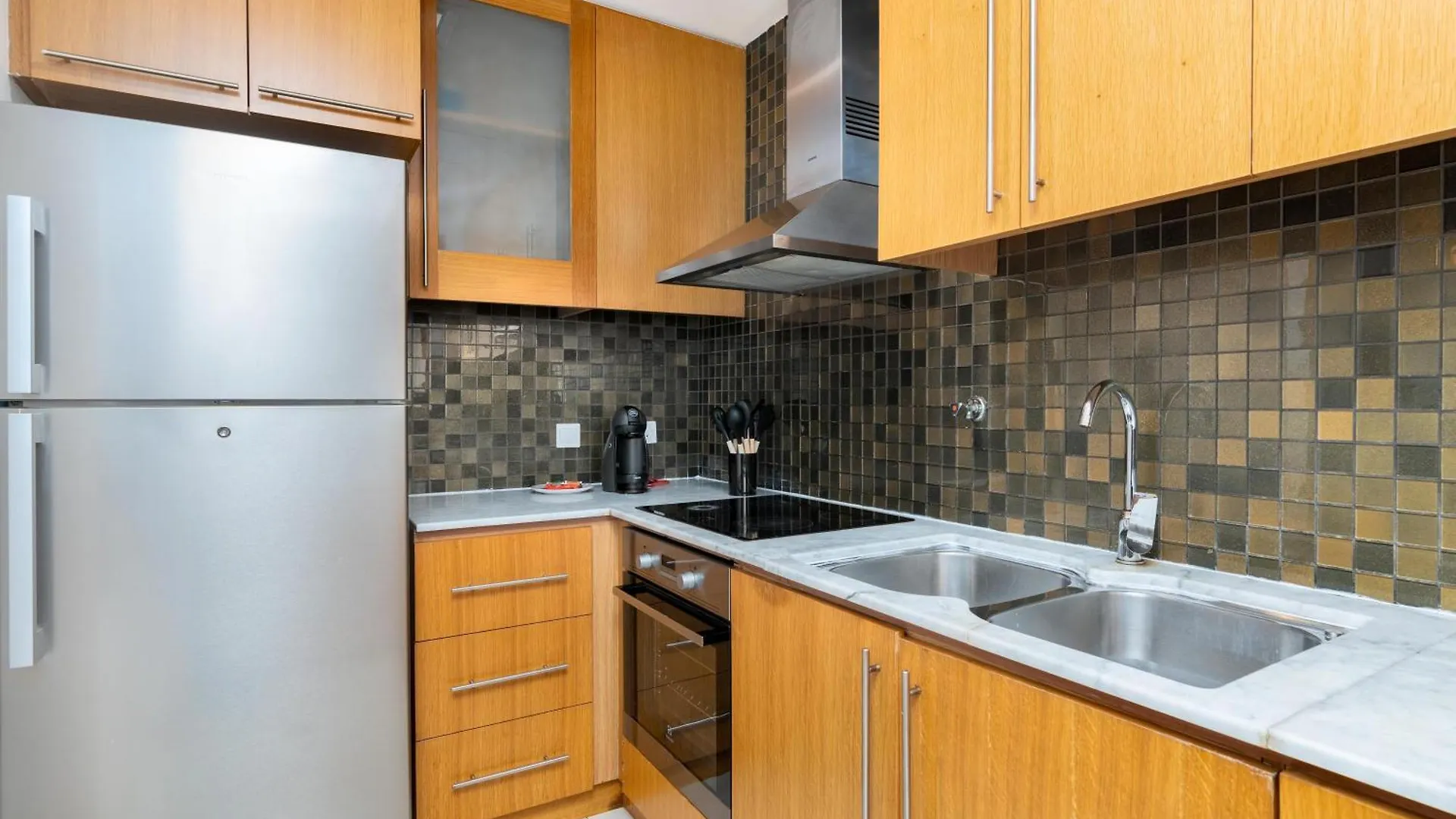 Vacay Lettings - 1 Bhk - Iris Blue Dubai Marina Apartment