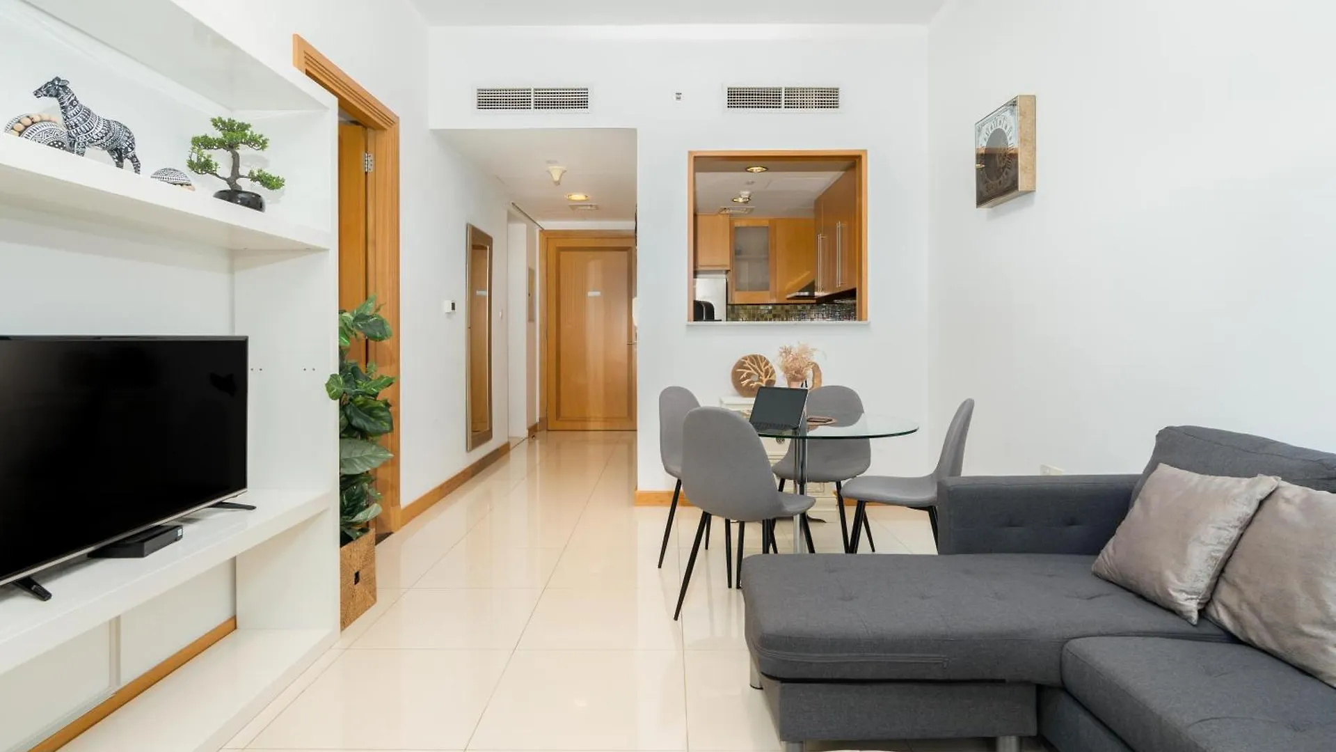 Vacay Lettings - 1 Bhk - Iris Blue Dubai Marina Apartment